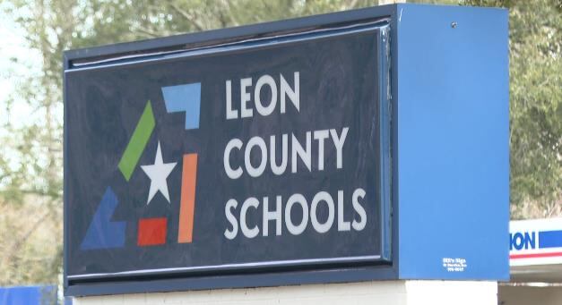 Las Escuelas del Condado de Leon aprueban una política de IA para el distrito