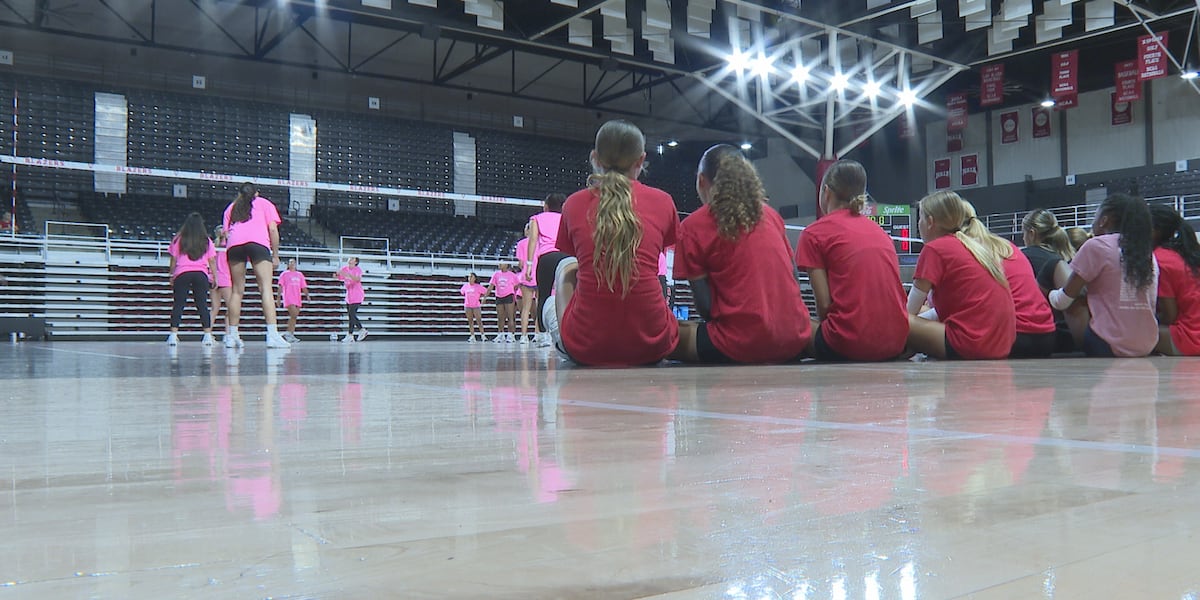 Valdosta State volleyball hosts team camp