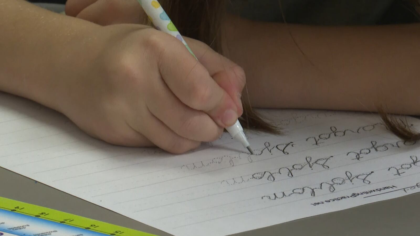 Build Passes Writing House passes bill requiring cursive writing instruction for Florida ...