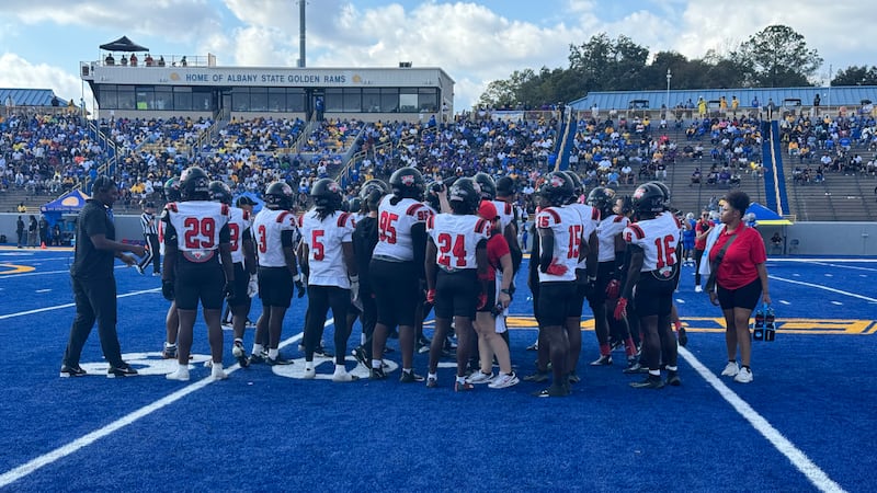 Valdosta State football falls to Albany State in first round of DII playoffs
