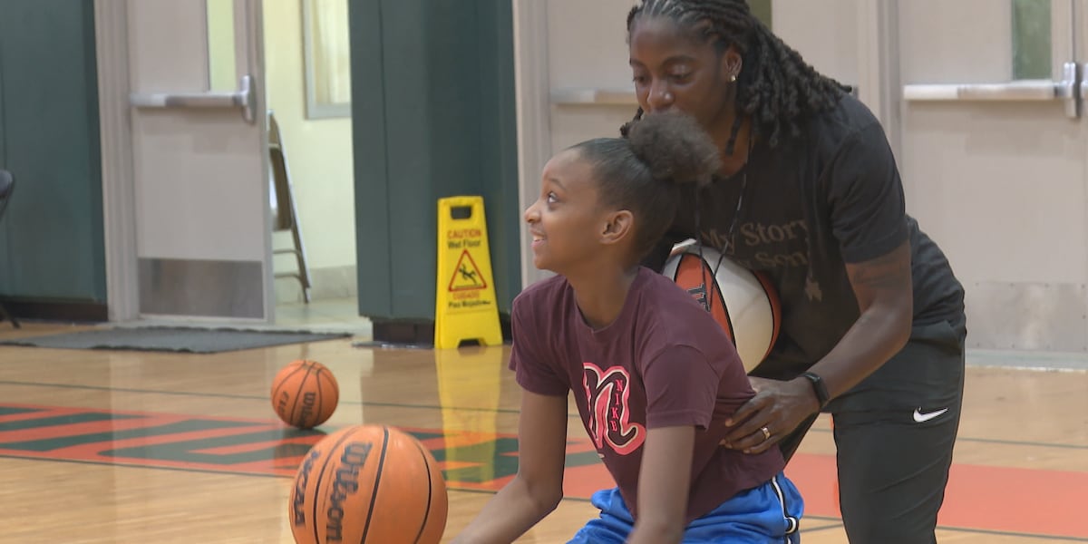 Ο πρώην εκλεκτός του πρώτου γύρου του WNBA, Jazmine Jones, φιλοξενεί την κατασκήνωση μπάσκετ