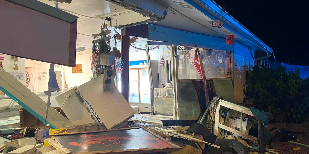 Driver crashes into Panacea seafood market overnight, causing significant damage Driver crashes into Panacea seafood market overnight, causing significant damage